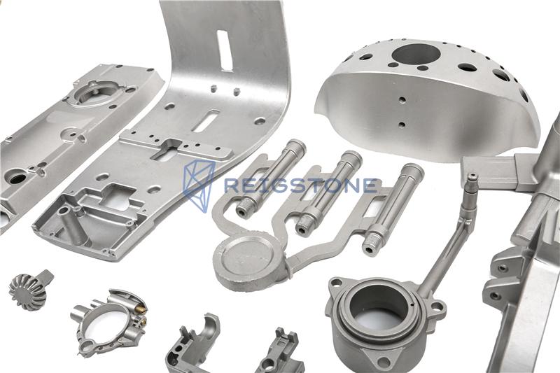   Piezas de aluminio de fundición a presión de automóviles 
